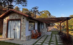 Casa di Pedra com linda vista para natureza - Miguel Pereira